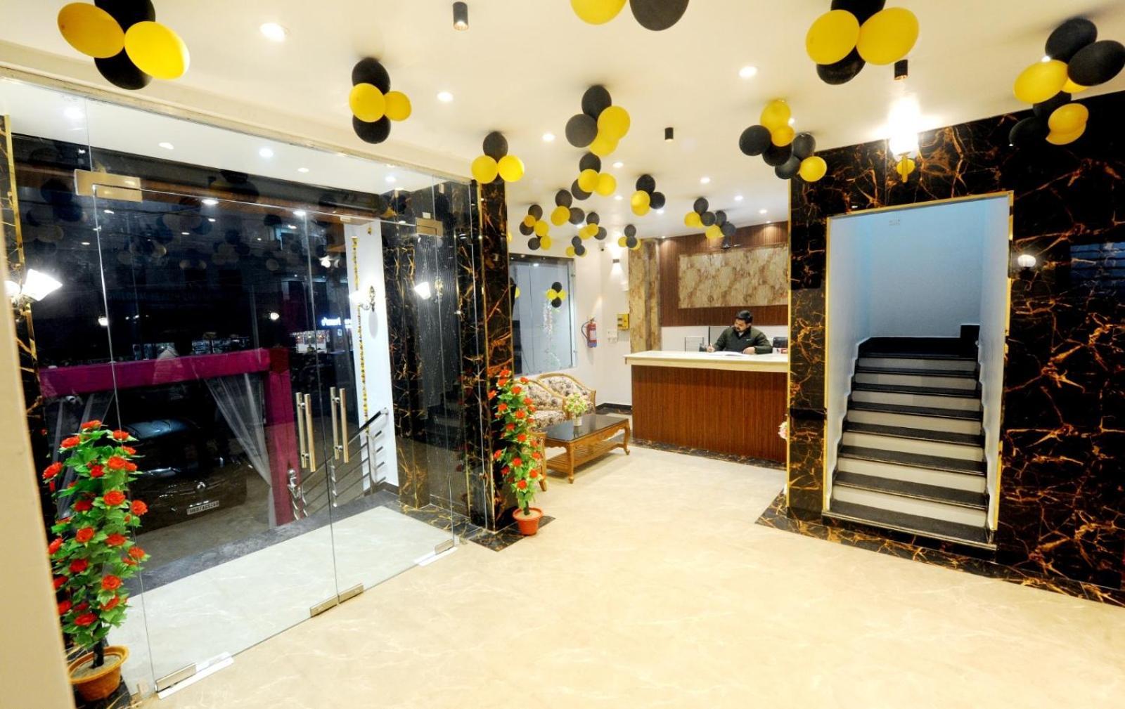 Golden Inn Prayagraj Esterno foto