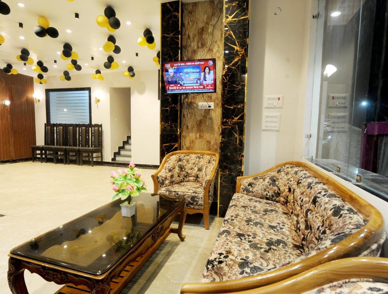 Golden Inn Prayagraj Esterno foto
