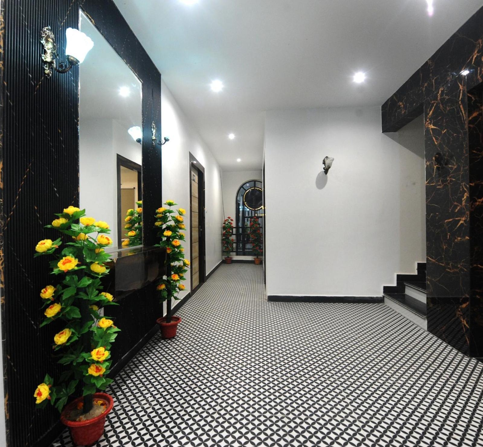 Golden Inn Prayagraj Esterno foto