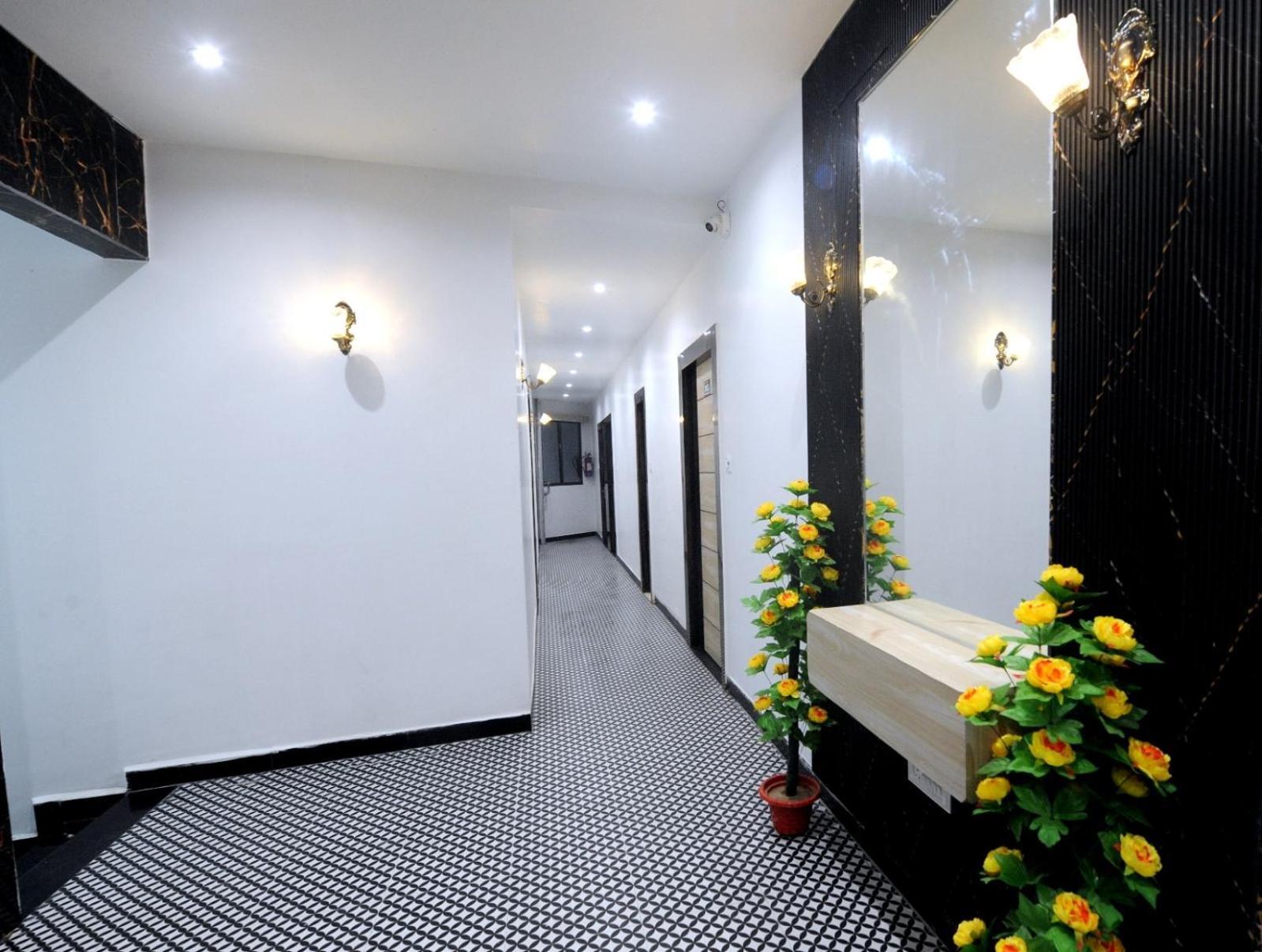 Golden Inn Prayagraj Esterno foto